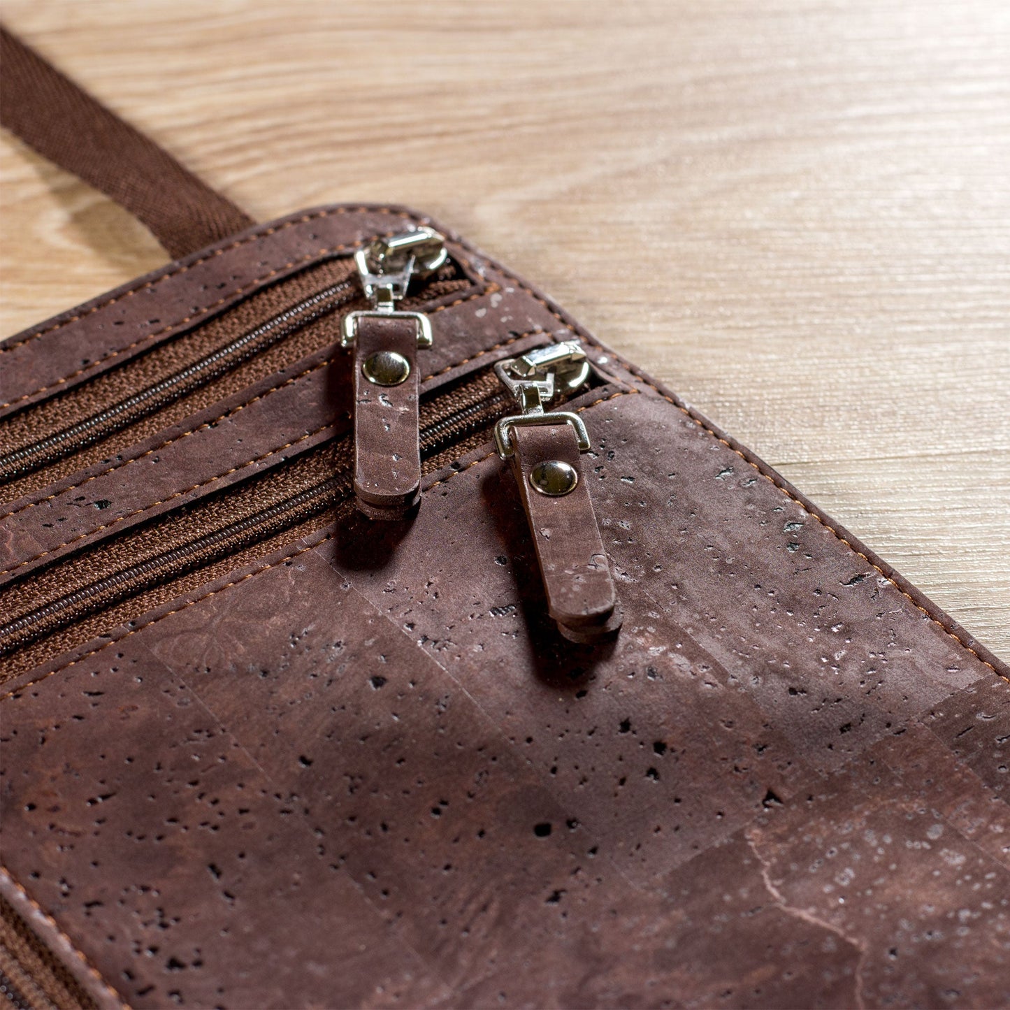 Travel_Neck_Wallet_vegan_cork_front