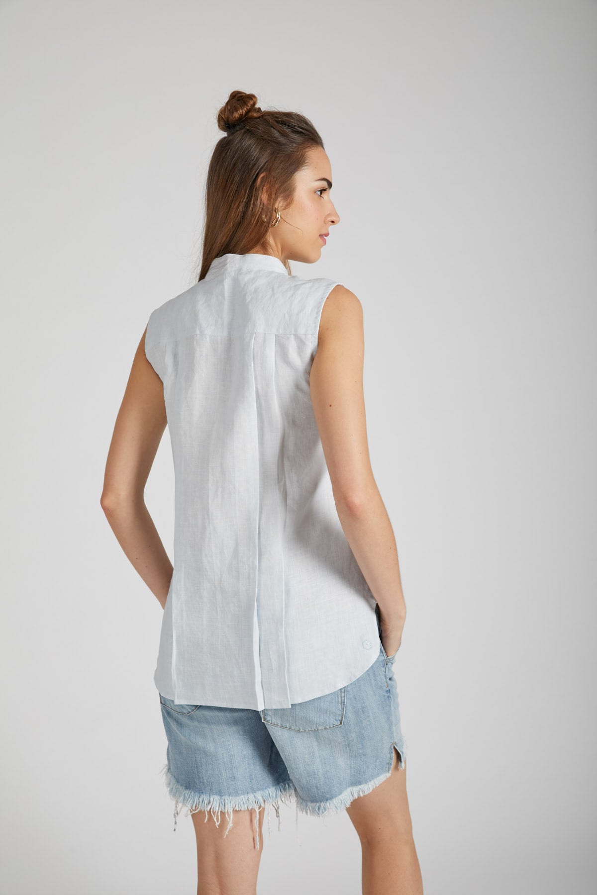 B. Label Zephyr Sleeveless Shirt for Women