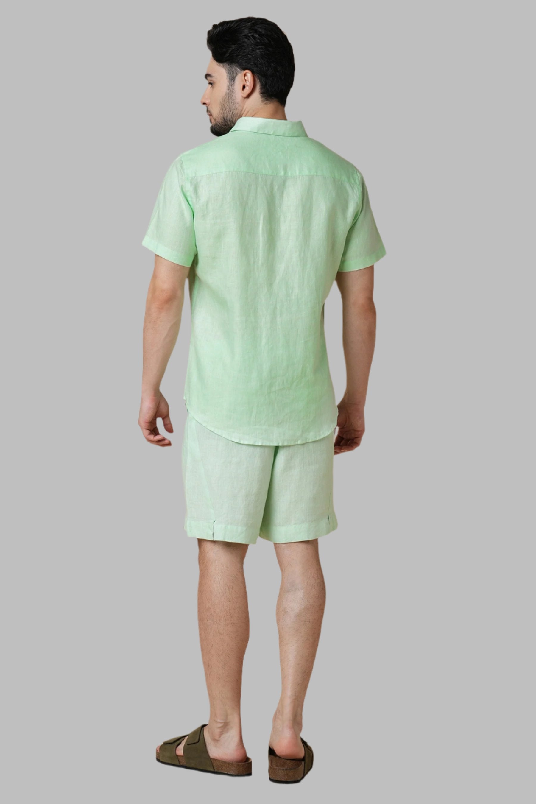 B Label Vital Shirt Mint S is a sophisticated style that can be worn with anything in your wardrobe. This half sleeve shirt is made with 100% hemp and features a relaxed fit. Dress it up with formal pants or jeans, or save it for the weekends with shorts for a casual vibe. Perfect for any occasion.