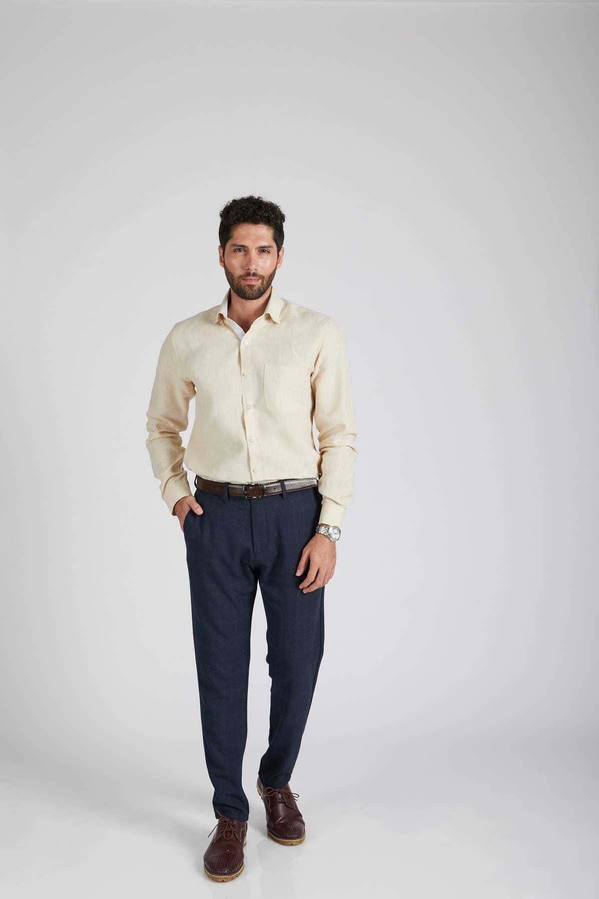 B Label's Breath Contrast Trim Shirt is a semi-formal shirt made of 100% hemp. With a concealed button-down, semi cutaway collar, and complimentary colored trim, it adds a stylish touch to any outfit. Perfect for both casual and formal occasions.