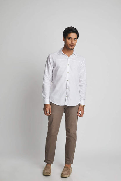 The Galaxy Seam Shirt S by B Label is a classic, reimagined. With contemporary seam details and made of 100% Hemp, this shirt offers a stylish and comfortable fit. Perfect for any occasion, this shirt is a must-have for your wardrobe.