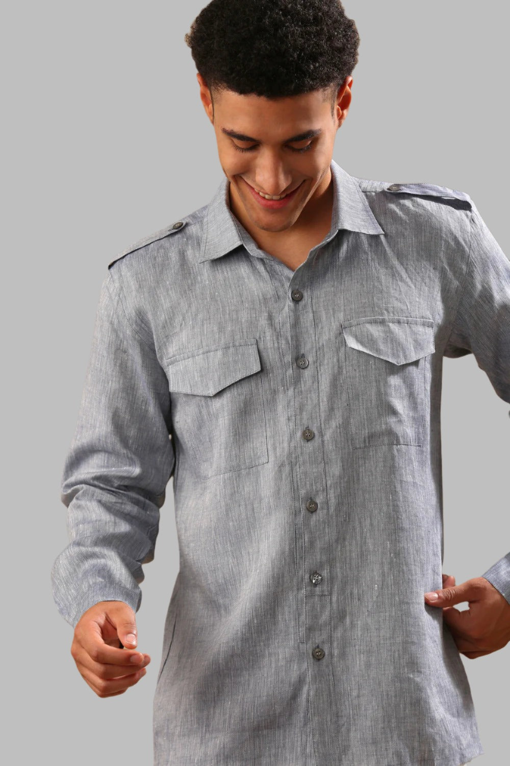 B Label Sequoia Elbow Patch Shirt S is an urbane looking shirt with military pockets, shoulder straps, and elbow patches. Made with 100% hemp, this shirt features two front pockets and full sleeves. Machine wash or dry clean for care. Add a touch of classic style to your wardrobe.